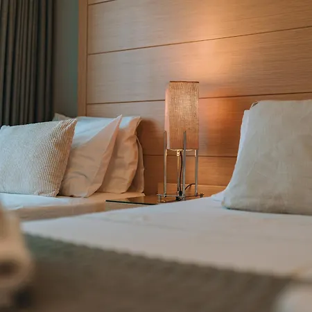 Hotel Parnon 3*