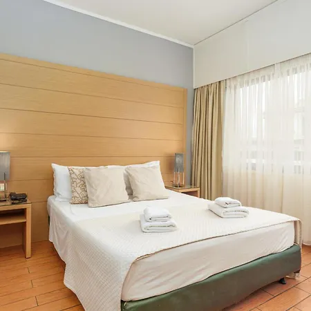 Parnon Hotel Atene