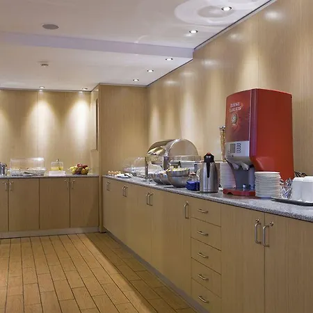 Hotel Parnon 3*