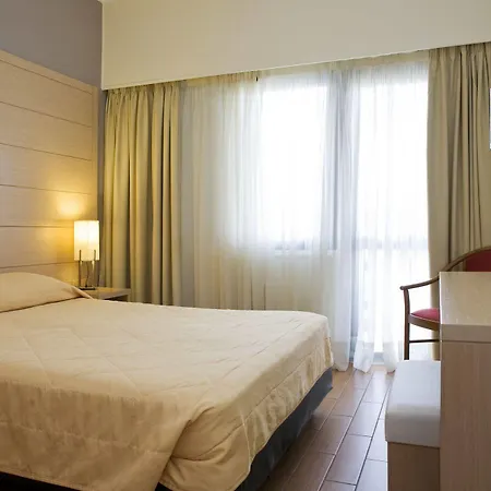 Parnon Hotel Atene