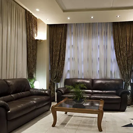 Parnon Hotell 3*